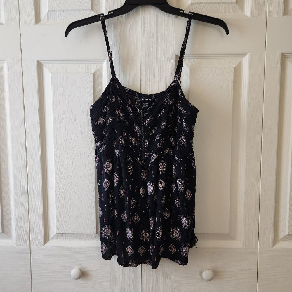 Torrid Black Sleeveless Top With Pink & White Geometric Print And Zipper Accent